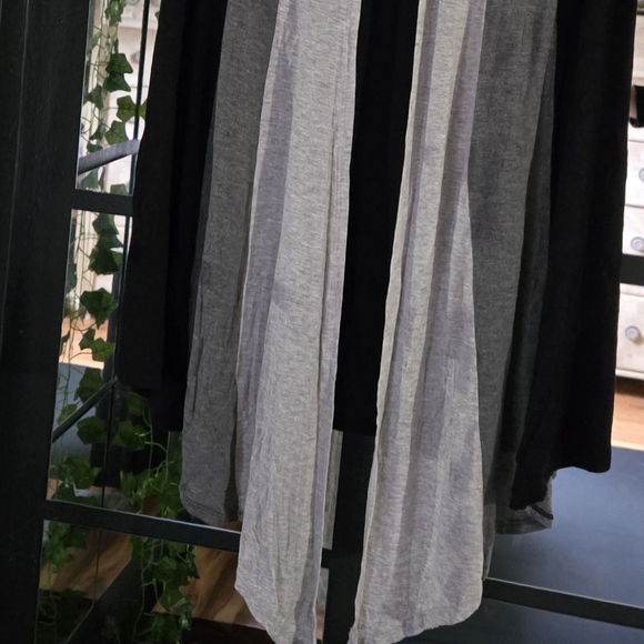 Women's Sleeveless Cardigan Size M Used Black with Gray - Picture 6 of 6